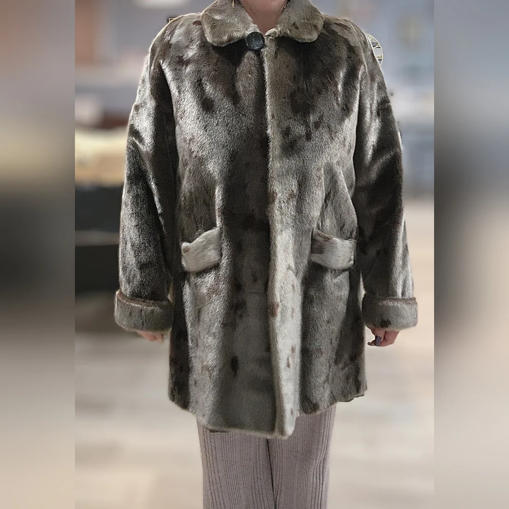 Vintage Real Fur Coat – Mid Length – Excellent Condition - Picture 6 of 9
